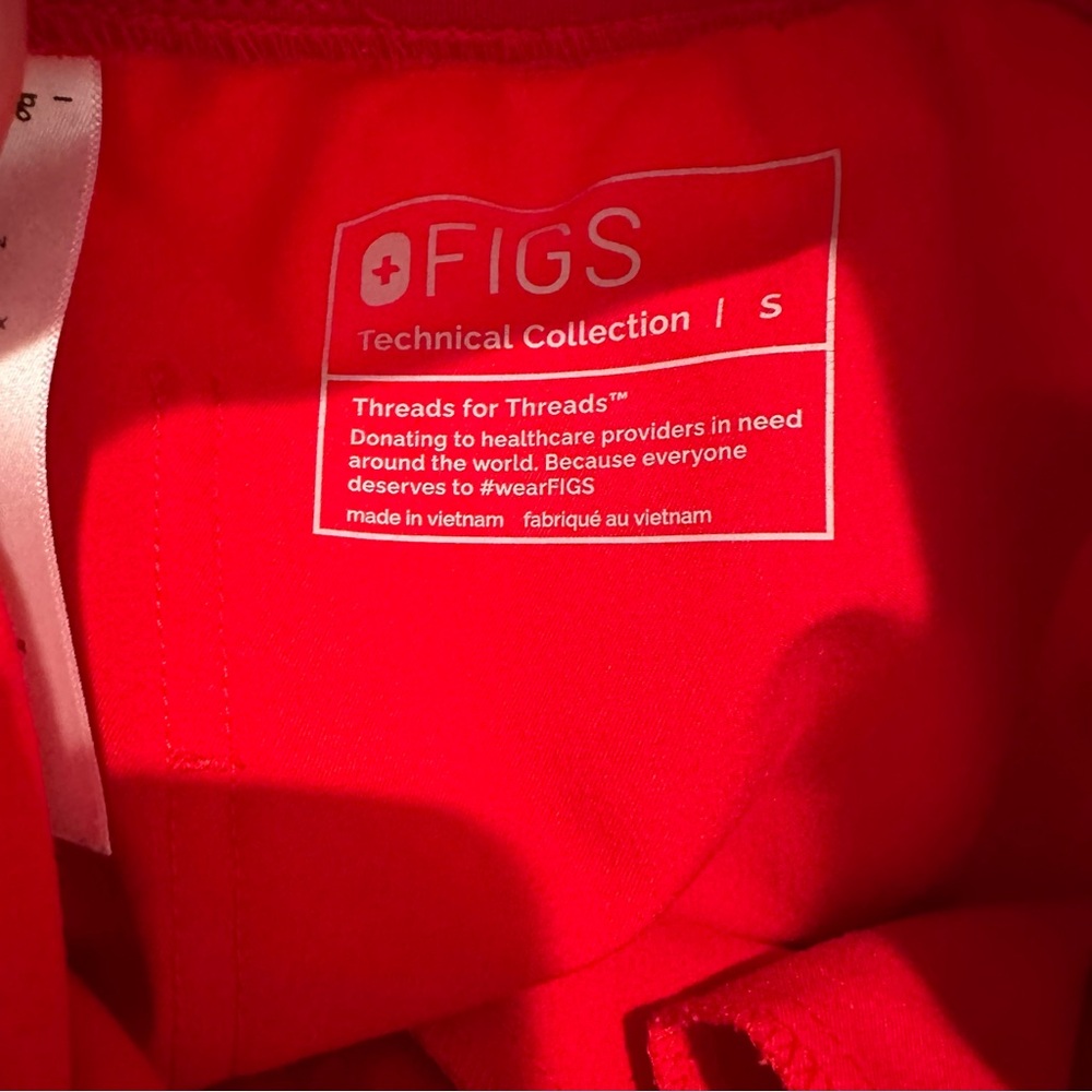 Figs Pop red set - Picture 4 of 5